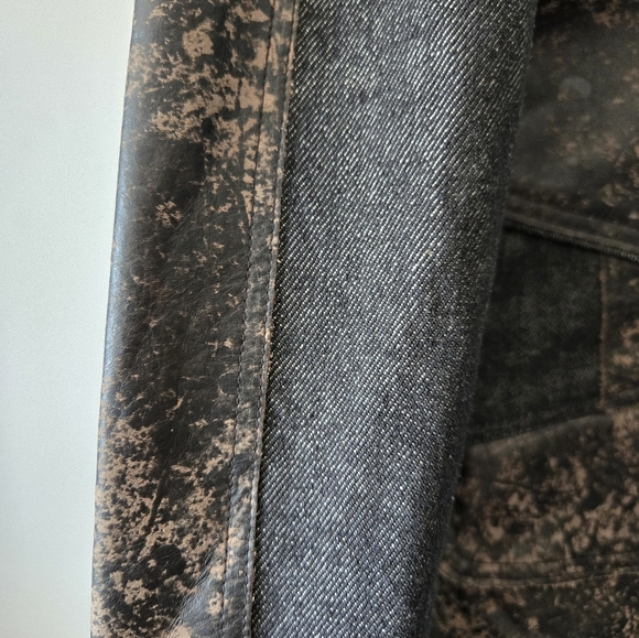 H&D Classic Leather Collection Speckled Leather and Denim Jacket. Size Large - Picture 6 of 16